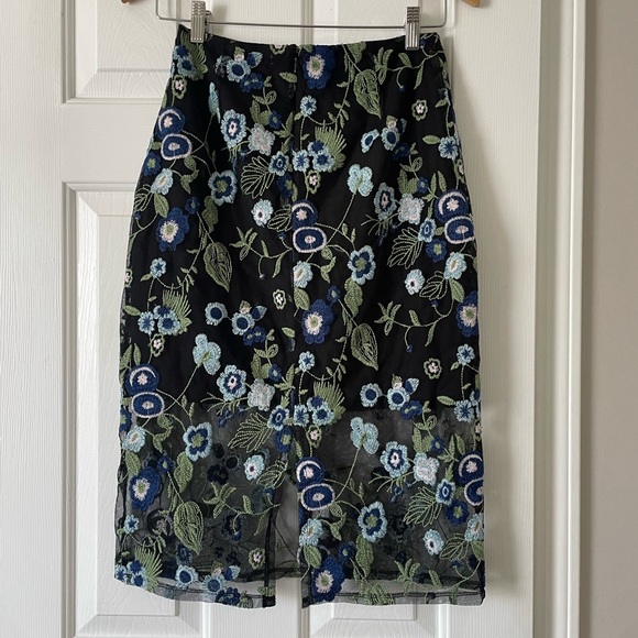 BCBGeneration Floral Embroidered Mesh Midi Skirt - Size 4 0367 - Picture 3 of 10